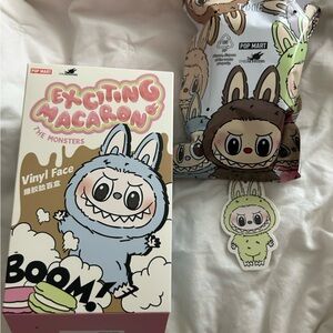 AUTHENTIC Exciting Macaron Vinyl Face Monsters